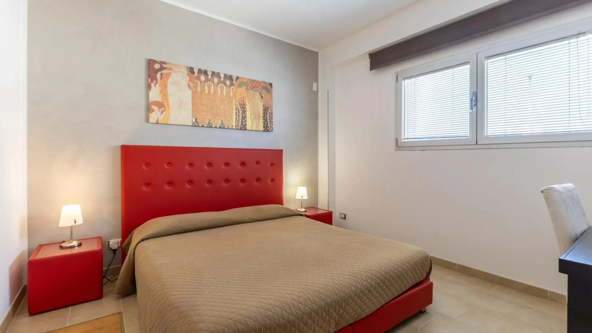 Spacious Apartment With Sea View In Punta Secca