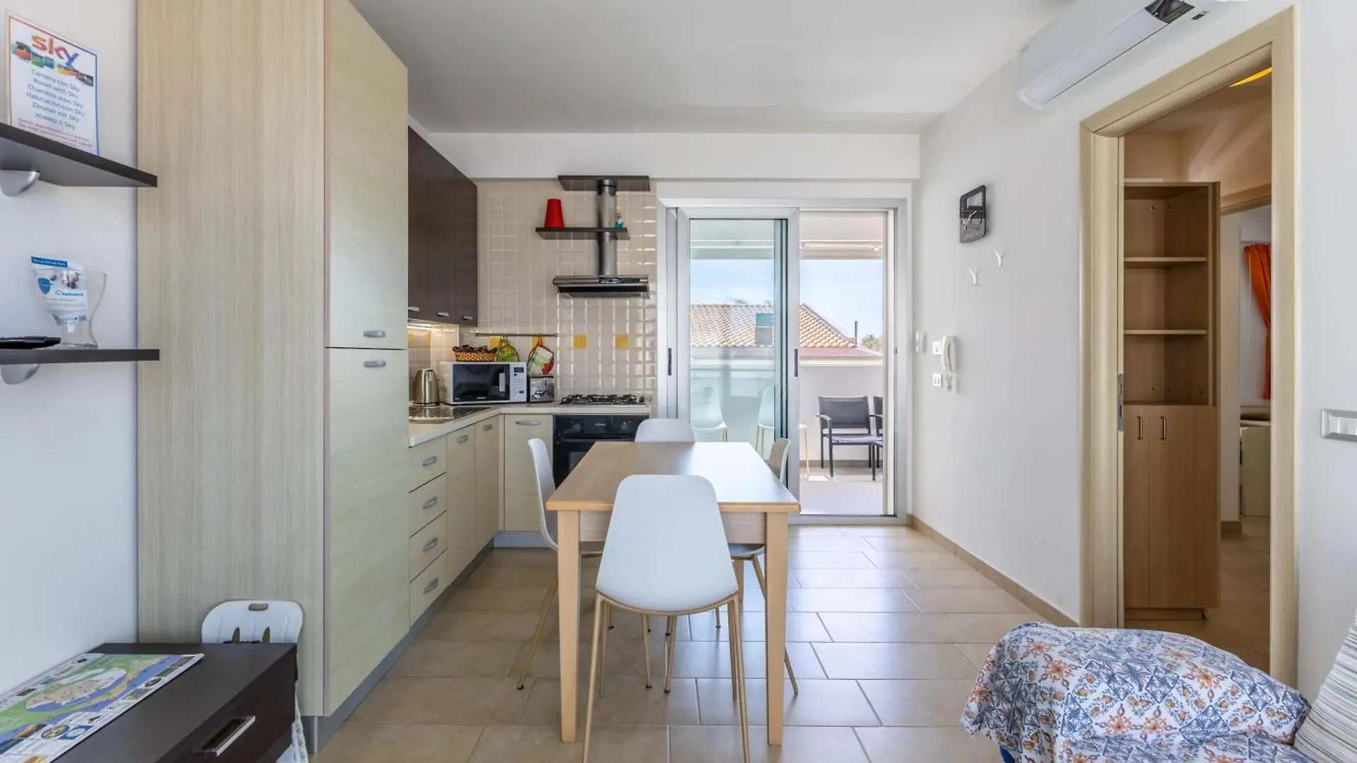Spacious Apartment With Sea View In Punta Secca