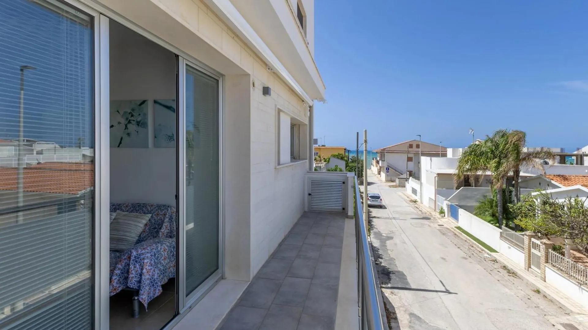 Spacious Apartment With Sea View In Punta Secca 0*,